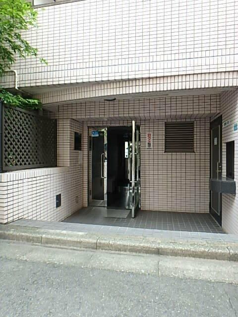 建物外観　落ち着いた雰囲気の外観です