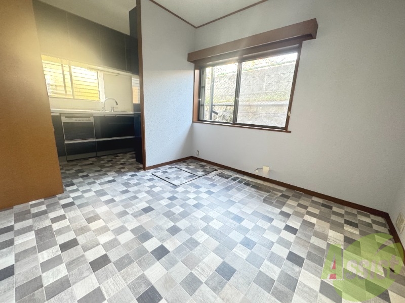 鶯町1丁目 戸建 北棟の居間写真
