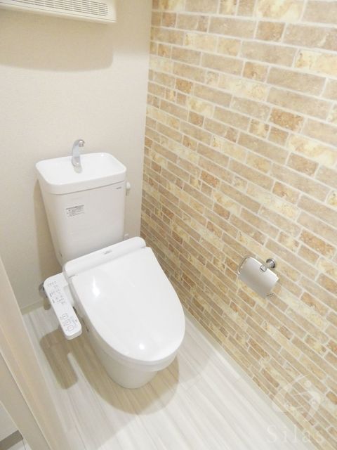 阪急神戸線 塚口駅 徒歩12分 3階建 築6年のトイレ写真