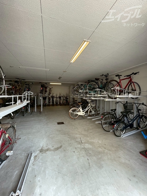駐車場　駐輪場