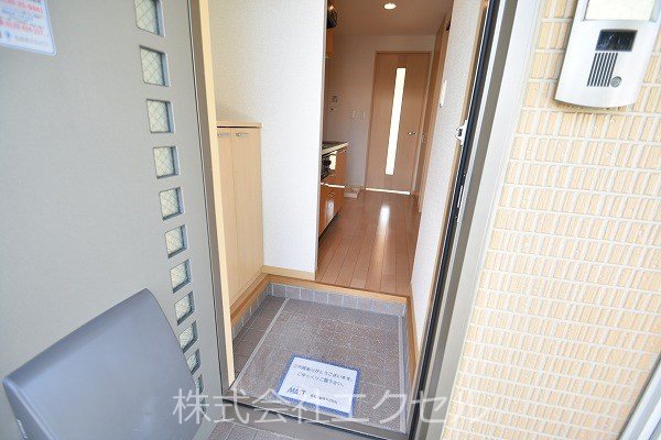 玄関　シューズボックス完備です。