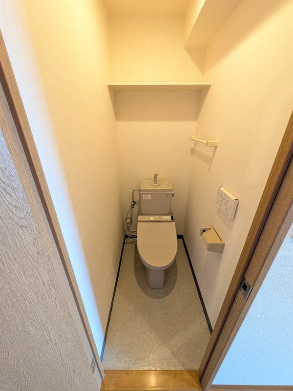 浜松市中央区 5階建 築24年のトイレ写真