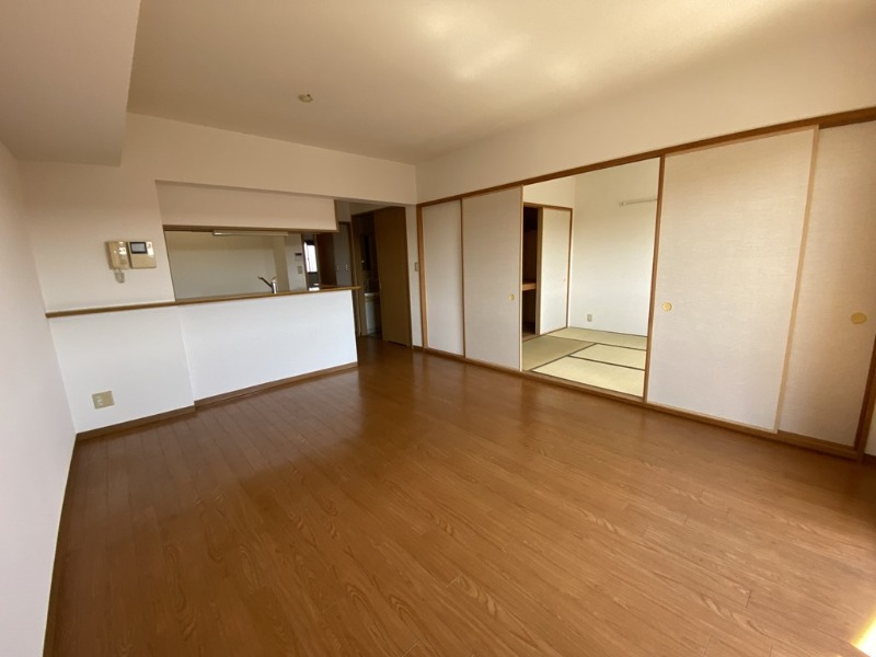 浜松市中央区 5階建 築24年の居間写真