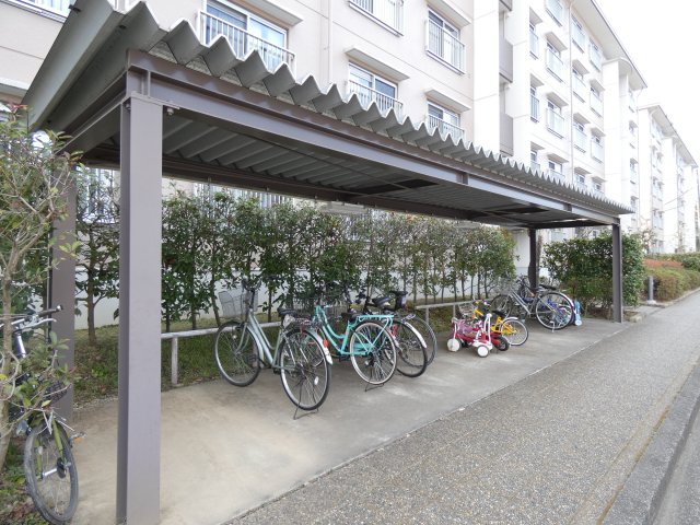 落合団地3 3 7号棟の外観写真