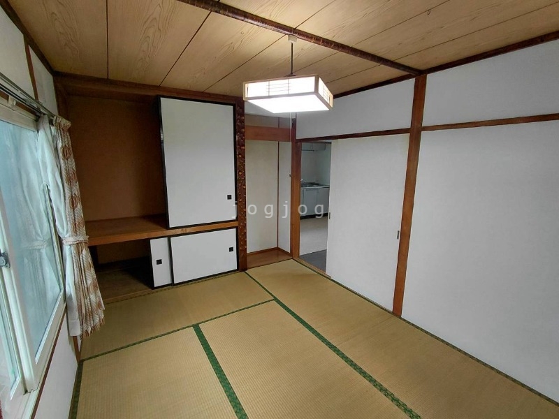 その他部屋・スペース　フローリングよりも暖かい和室です。
