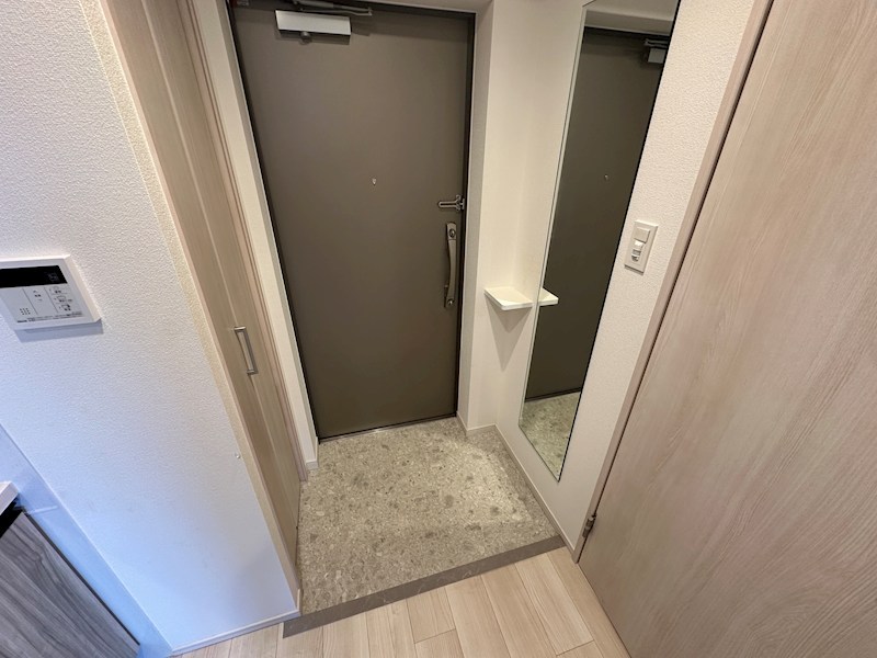スプランディッド甲子園の玄関写真