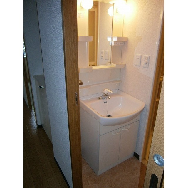 洗面設備　同タイプ別のお部屋の写真です
