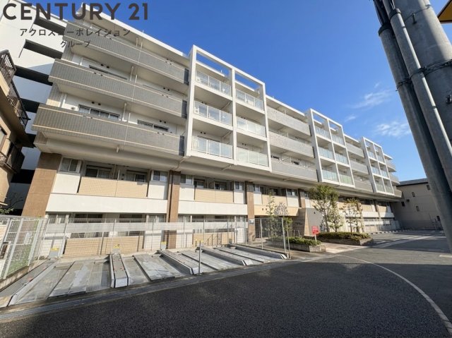 建物外観　オートロック完備で安心のセキュリティ♪