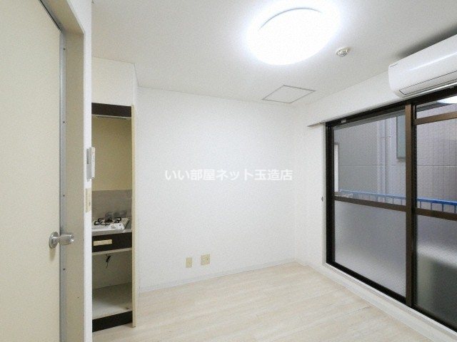 グランドハイツ東小橋の居間写真