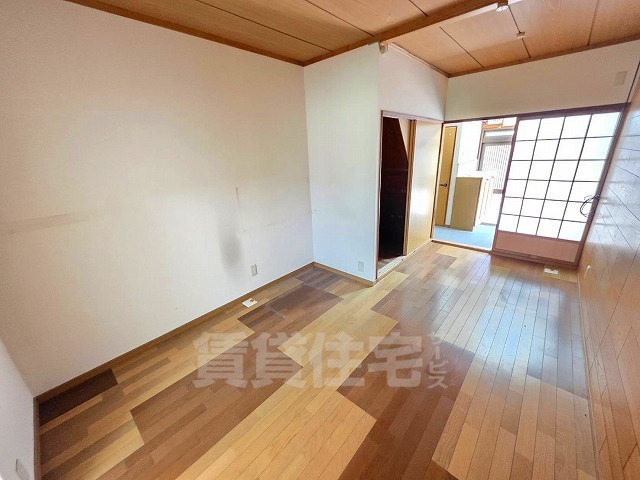 近鉄奈良線 枚岡駅 徒歩8分 2階建 築77年の居間写真