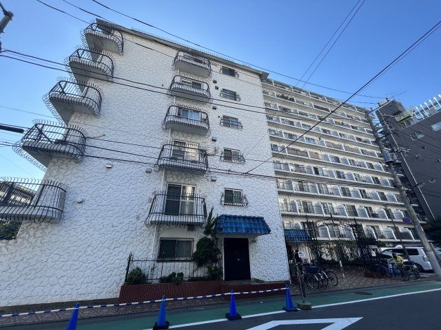 秀和目黒駅前レジデンスの外観写真