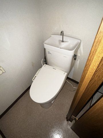 シュヴェルニーのトイレ写真