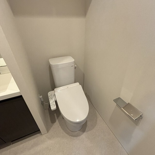 トイレ　※写真は同タイプ住戸です。