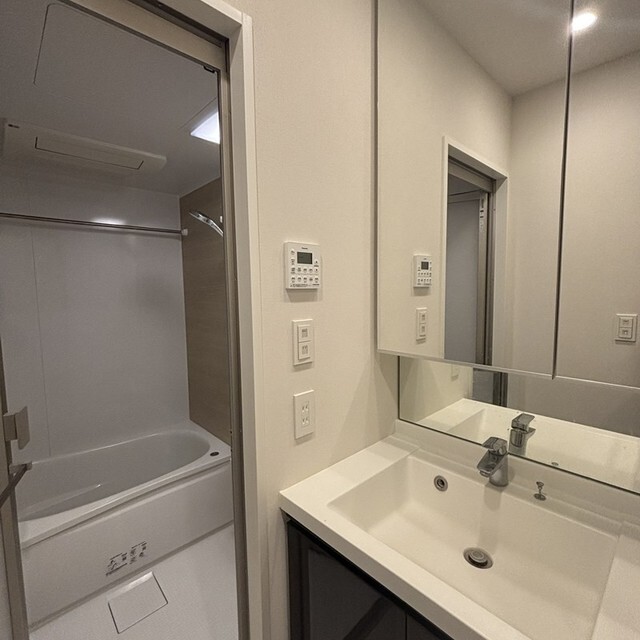 洗面設備　※写真は同タイプ住戸です。