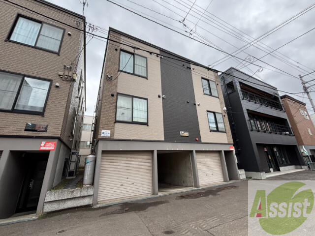 建物外観　札幌市中央区南８条西「ヴェルデュール中央」
