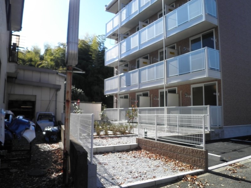 バルコニー　南東向きで日当たり良好です。