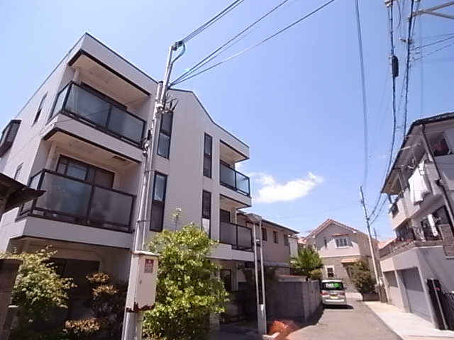 神戸市垂水区五色山のアパートの建物外観