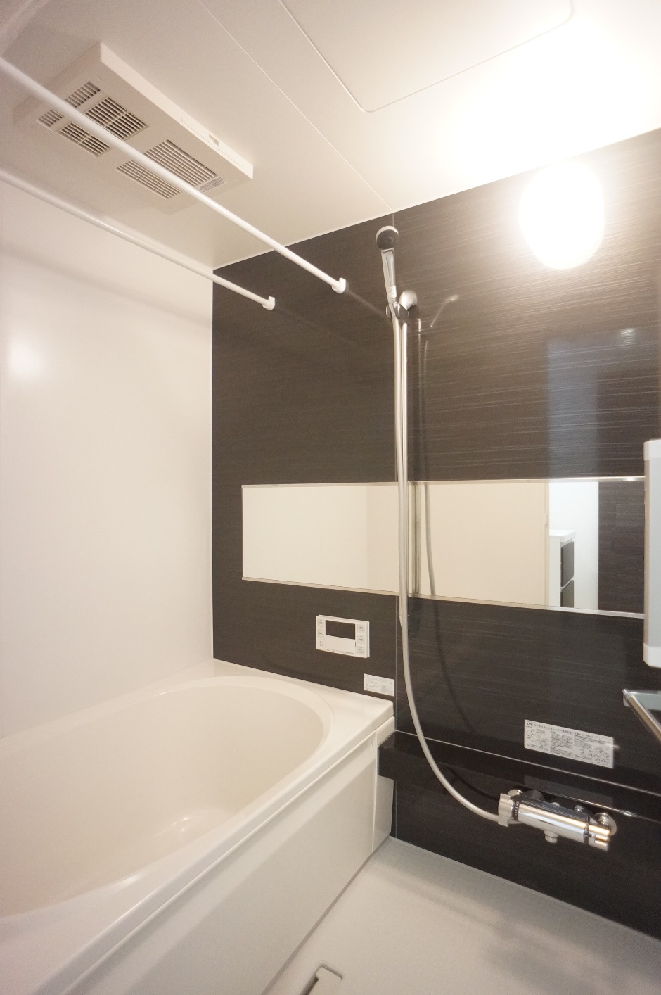 バス・シャワールーム　ユニットバス１３１８サイズ！追い焚き付・浴室暖房乾燥機能付！