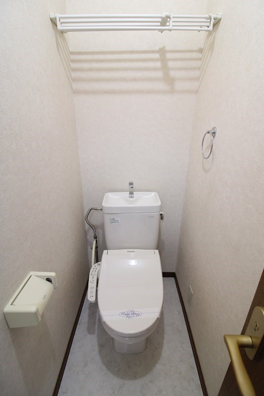 【パインテイルのトイレ】