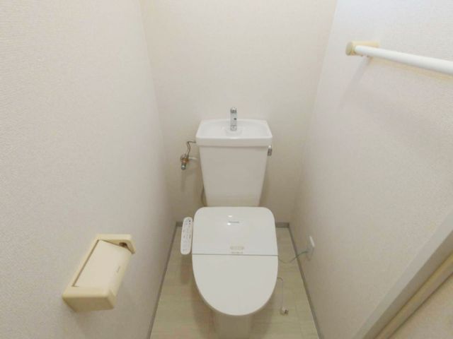 【姫路市中地のアパートのトイレ】
