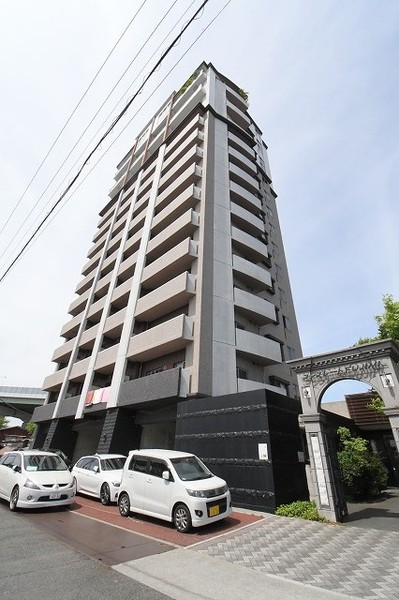 北九州市小倉南区富士見のマンションの建物外観