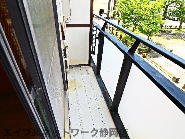 【静岡市葵区城東町のマンションのバルコニー】