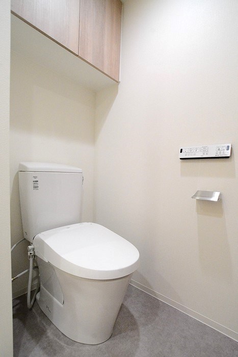 都営大江戸線 新御徒町駅 徒歩6分 13階建 築7年のトイレ写真