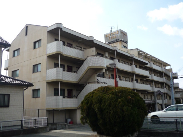 姫路市八代のマンションの建物外観
