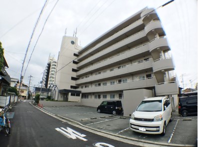 姫路市網干区余子浜のマンションの建物外観