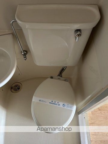 広島電鉄横川線 横川一丁目駅 徒歩4分 5階建 築42年のトイレ写真