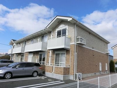 湖西市境宿のアパートの建物外観