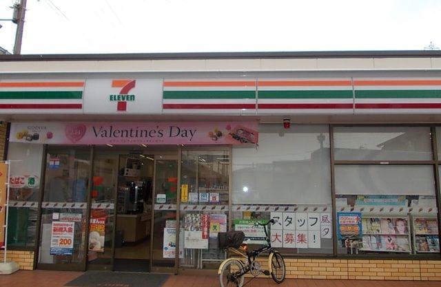 コンビニ　セブンイレブン加古川本町店（コンビニ）まで1100m