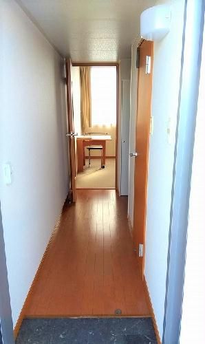 【レオパレスアイの玄関】