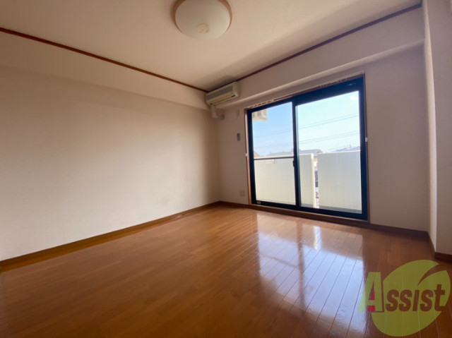 居室・リビング　７．９帖のリビングです。広々としていますね。