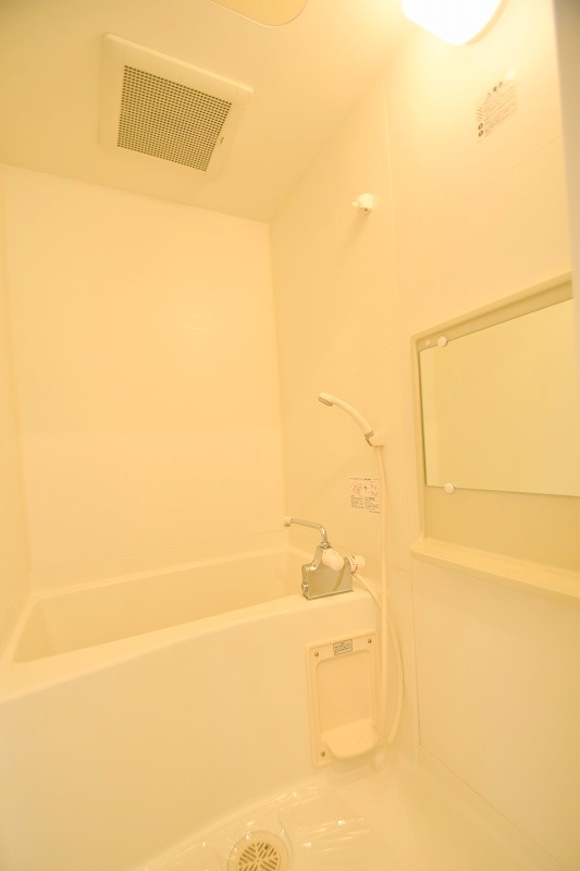 バス・シャワールーム　オフロトイレ別です☆