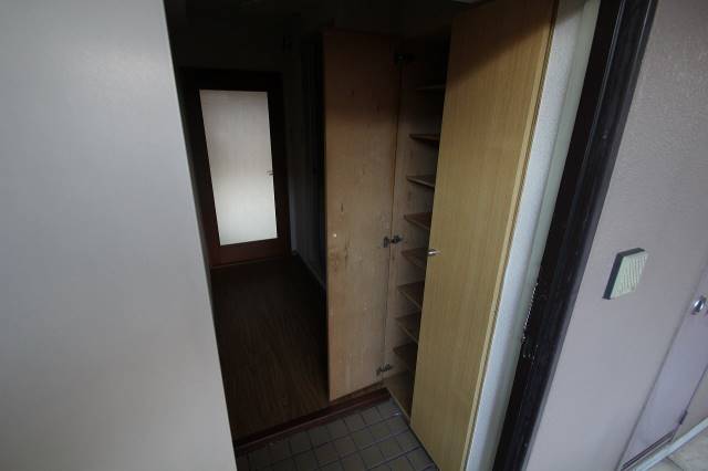玄関　２Ｂ号室内装写真参照