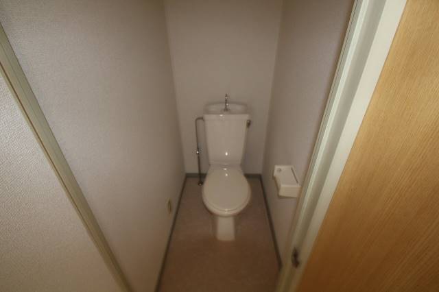 トイレ　２Ｂ号室内装写真参照