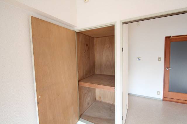 収納　２Ｂ号室内装写真参照