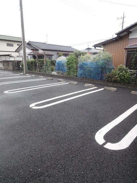 【クラール泉　Ｂの駐車場】