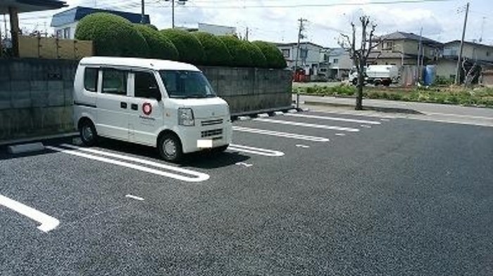 【Ｄーｒｏｏｍ白銀の駐車場】