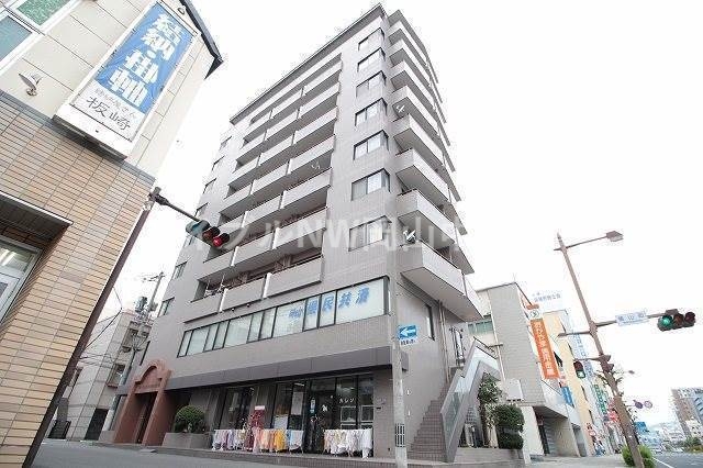 岡山市北区野田屋町のマンションの建物外観