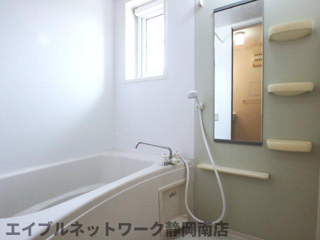 バス・シャワールーム　お風呂で日々の疲れを落としましょう