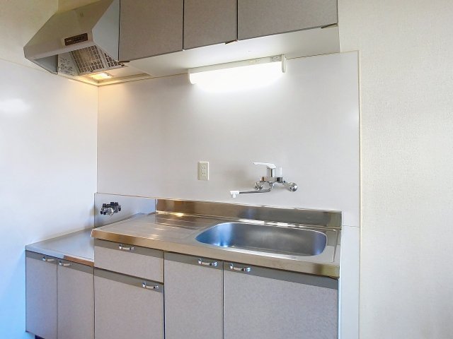 キッチン　現況が相違する場合は現況を優先致します。2025年11月撮影