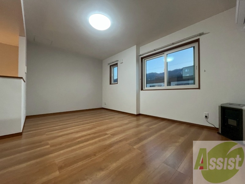 居室・リビング　広くてキレイなお部屋が広がっていて、充実した生活が送れそう。