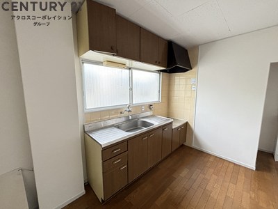 キッチン　収納スペース豊富のキッチンです。