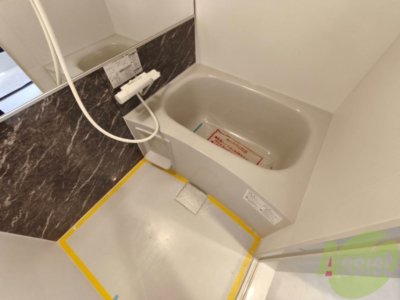 バス・シャワールーム　お風呂になります。一日の疲れを癒してくださいね。