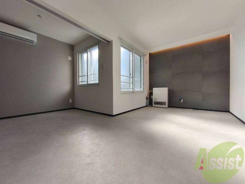 居室・リビング　日当たり良く広々したリビングで快適に過ごせます。