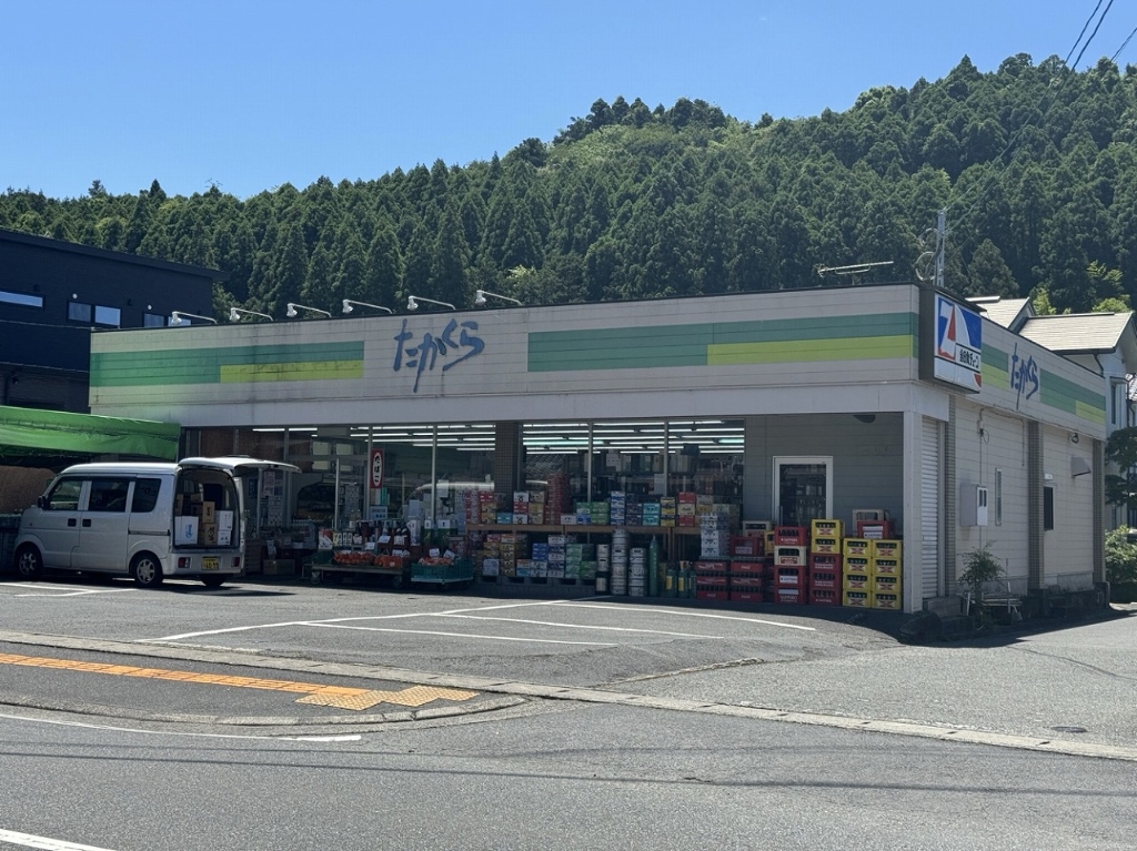 コンビニ　コンビニエンスたかくら（コンビニ）まで407m