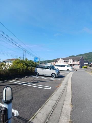 駐車場　エントランス