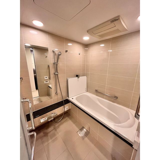 バス・シャワールーム　バス